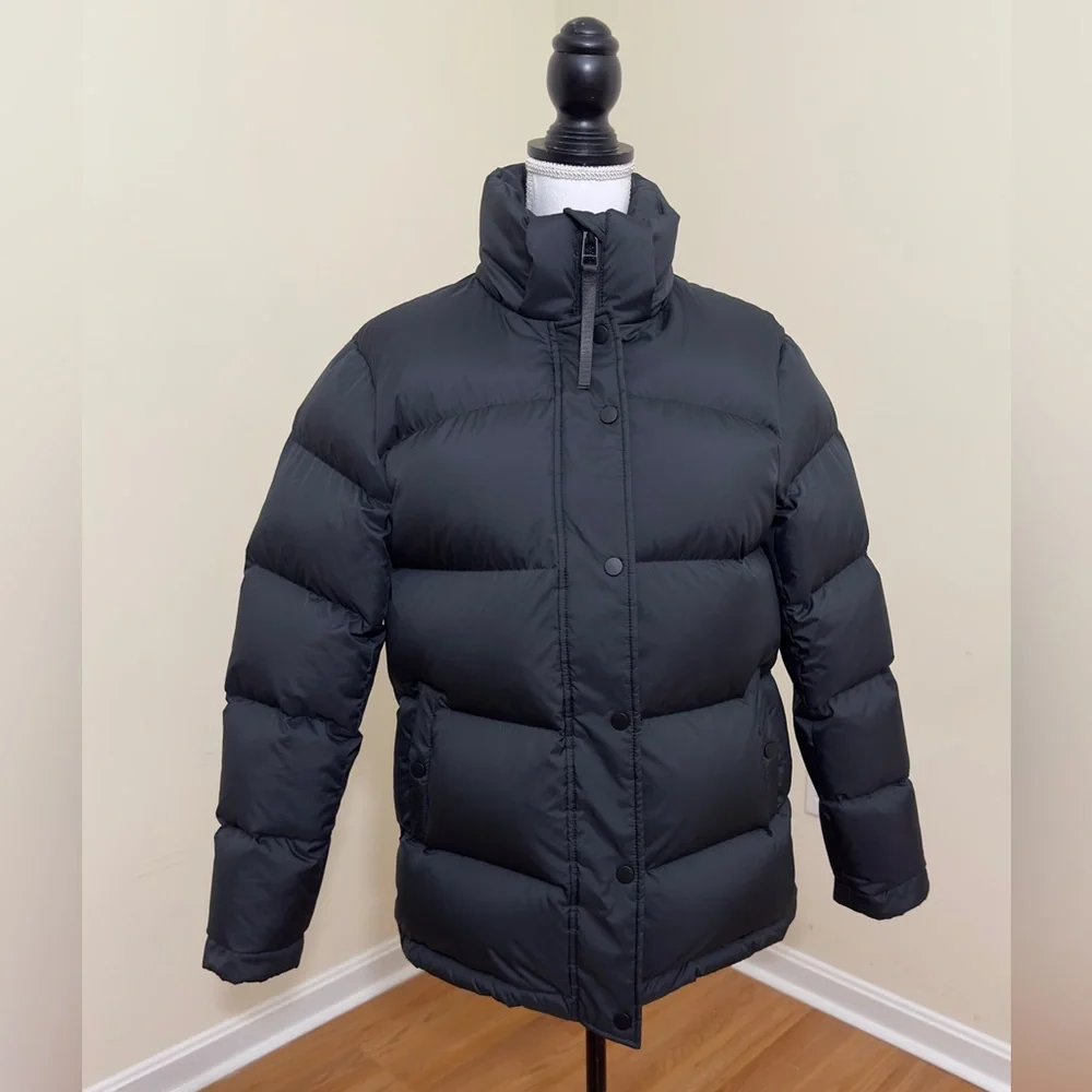 Quince 700 Fill Down Puffer Jacket Black Women’s small Extreme Cold Winter Coat